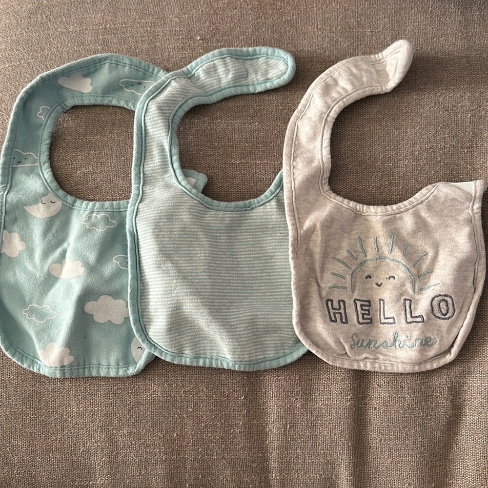 Carters teething bib bundle
